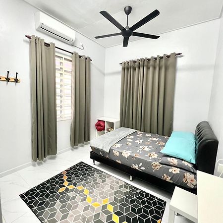 Teratai Homestay 3 Batu Buruk Kuala Terengganu Buitenkant foto