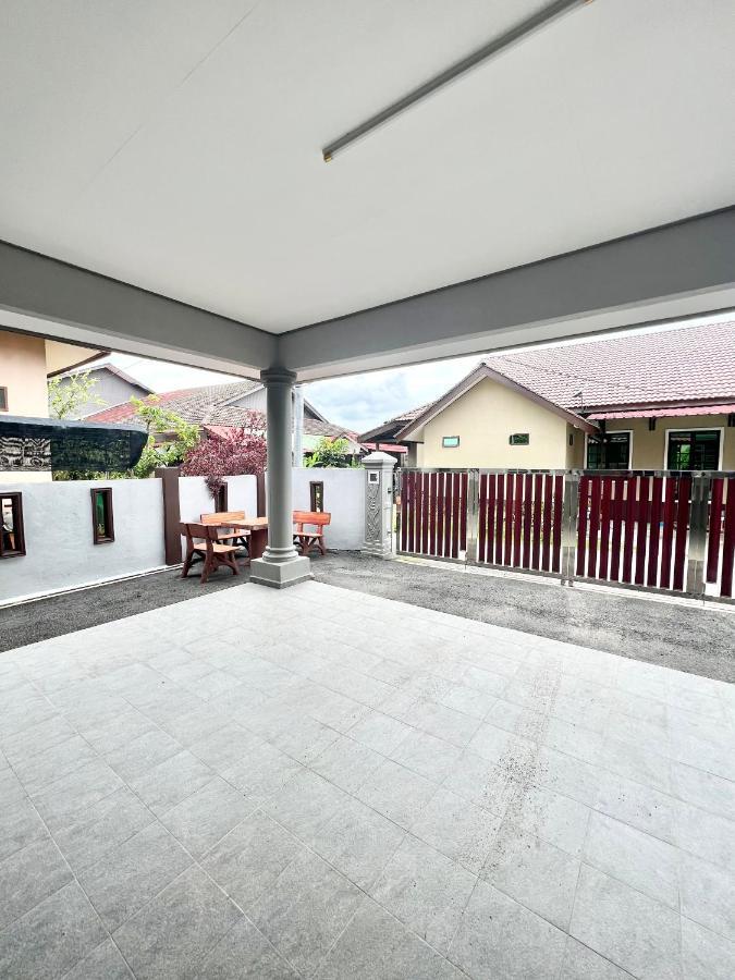 Teratai Homestay 3 Batu Buruk Kuala Terengganu Buitenkant foto