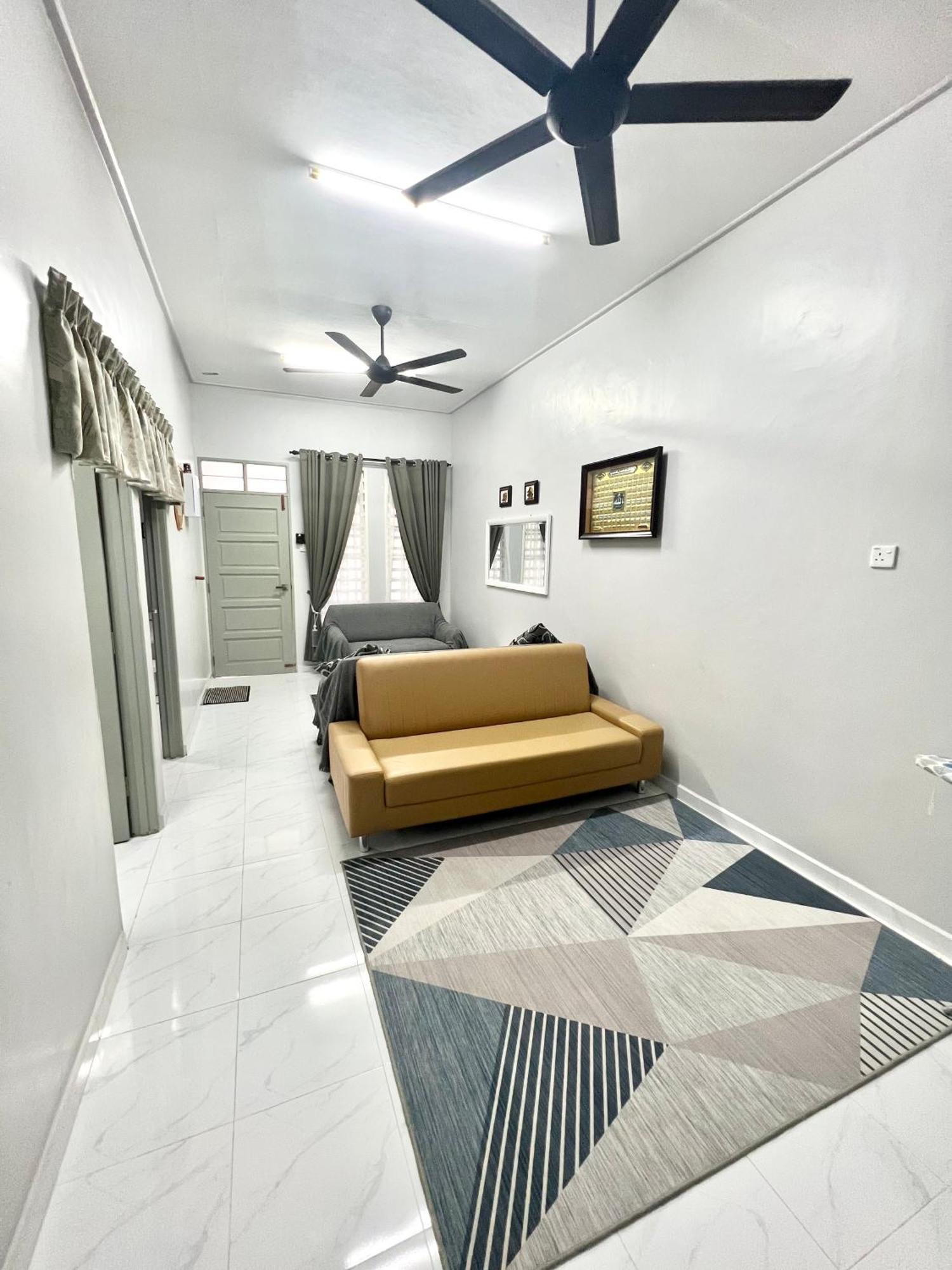 Teratai Homestay 3 Batu Buruk Kuala Terengganu Buitenkant foto